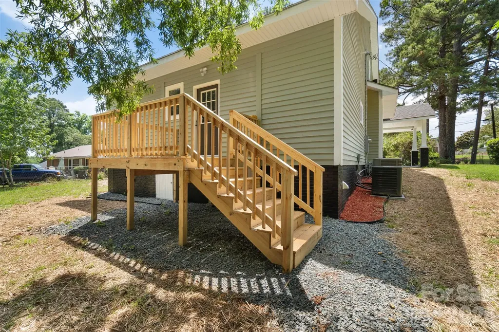 607 Lee Avenue Wadesboro NC 28170