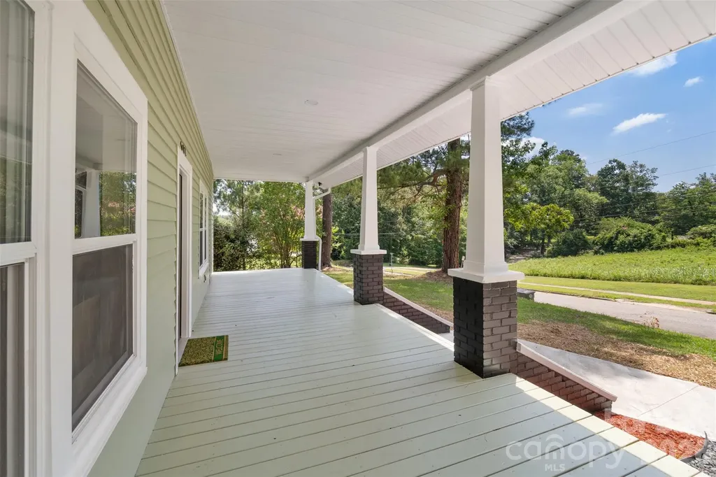607 Lee Avenue Wadesboro NC 28170