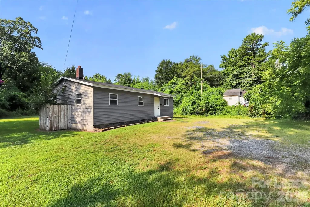 4016 Bearwood Avenue Charlotte NC 28205