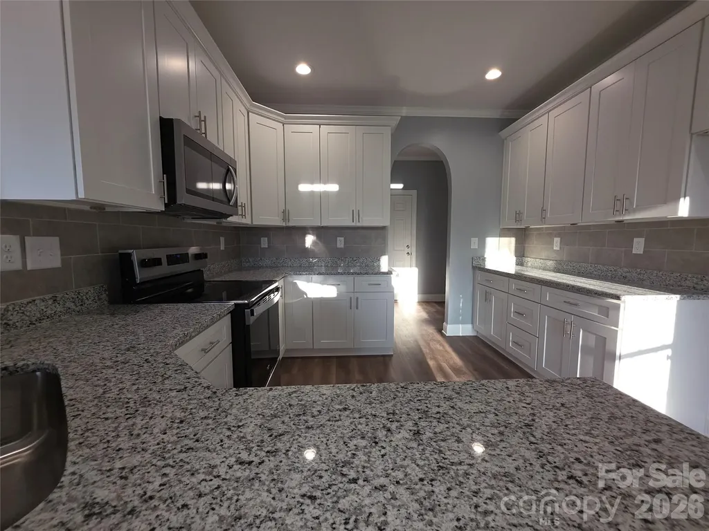 5517 Harvest Hills Road Bessemer City NC 28016