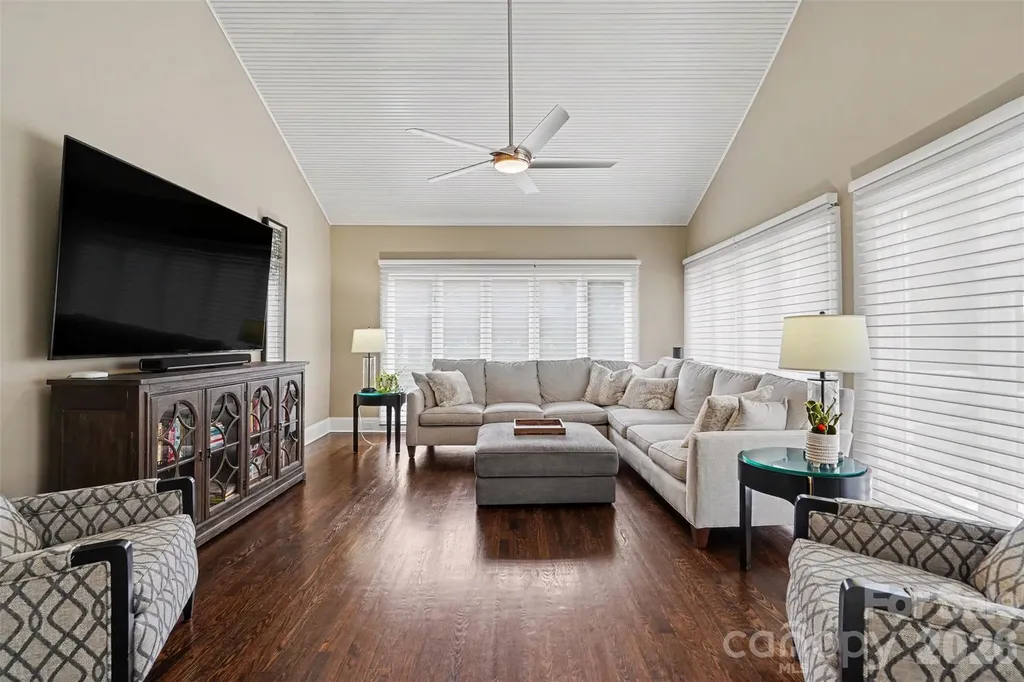 2035 Valencia Terrace Charlotte NC 28226