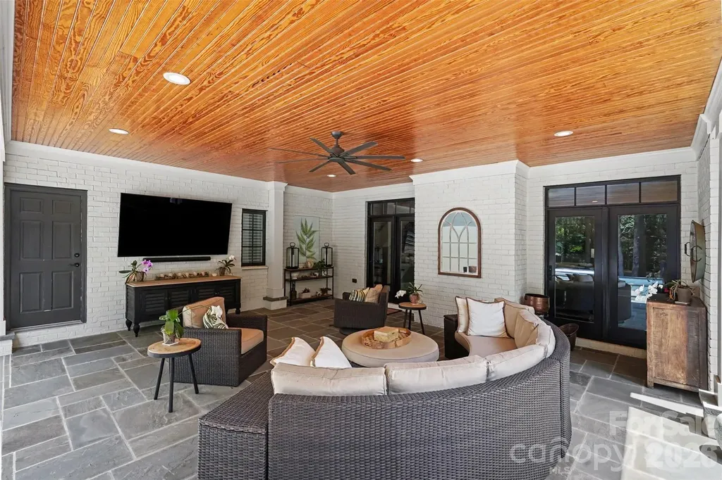 2035 Valencia Terrace Charlotte NC 28226