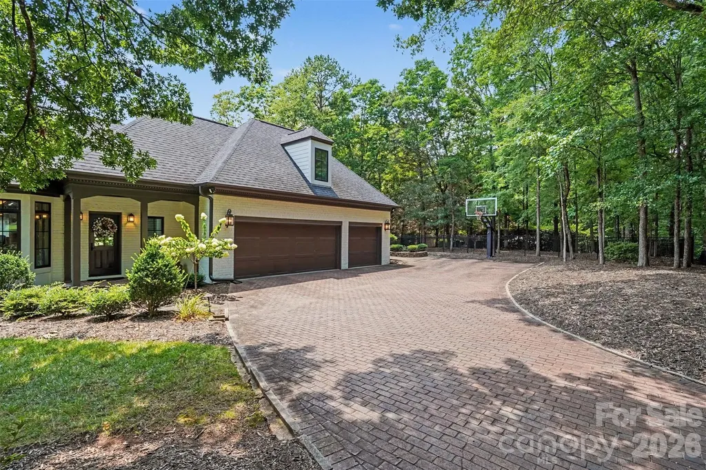 2035 Valencia Terrace Charlotte NC 28226