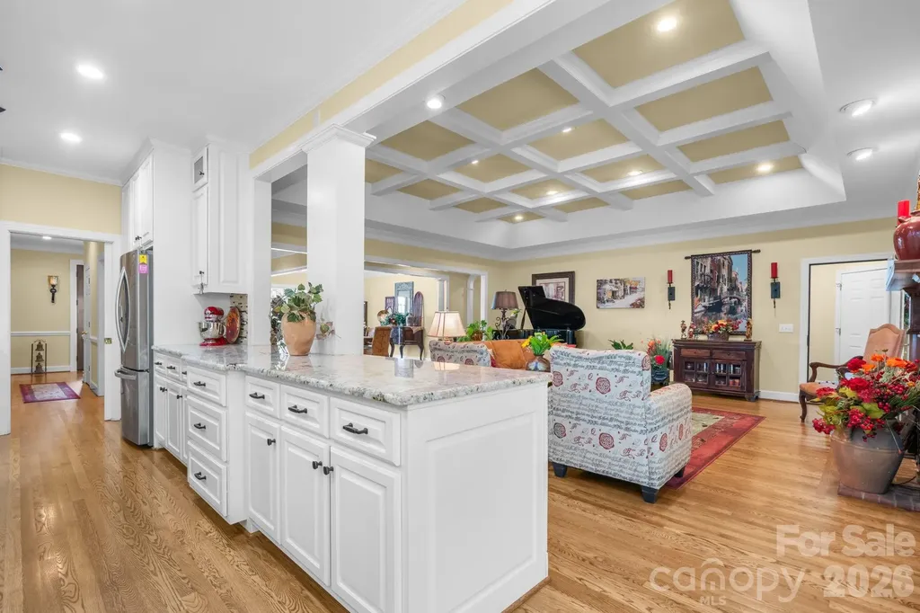 3740 Pinecrest Drive NE Hickory NC 28601