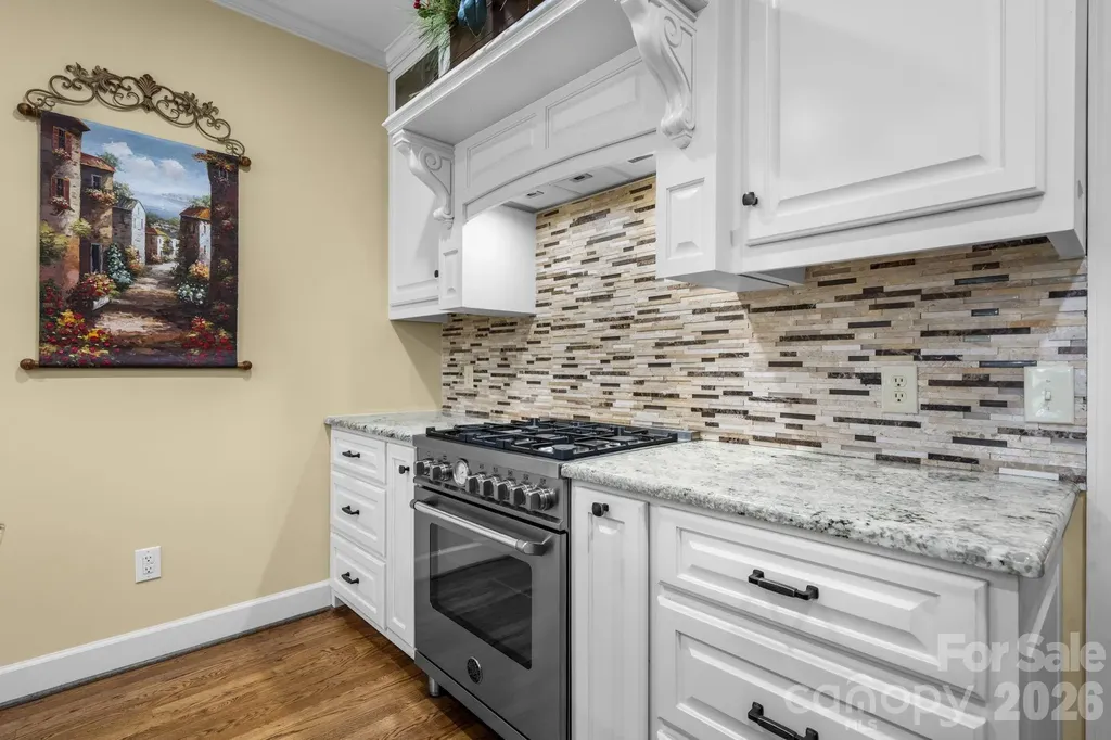 3740 Pinecrest Drive NE Hickory NC 28601