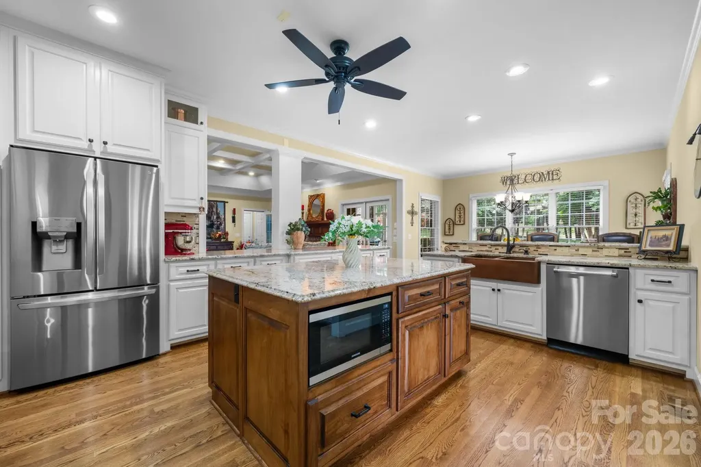 3740 Pinecrest Drive NE Hickory NC 28601