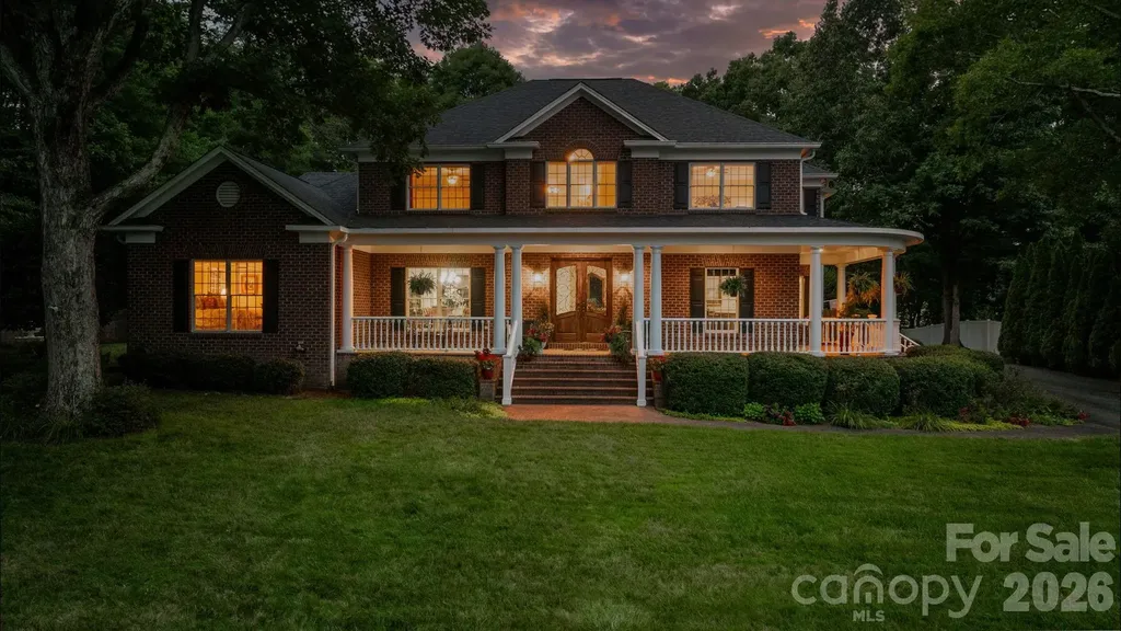 3740 Pinecrest Drive NE Hickory NC 28601