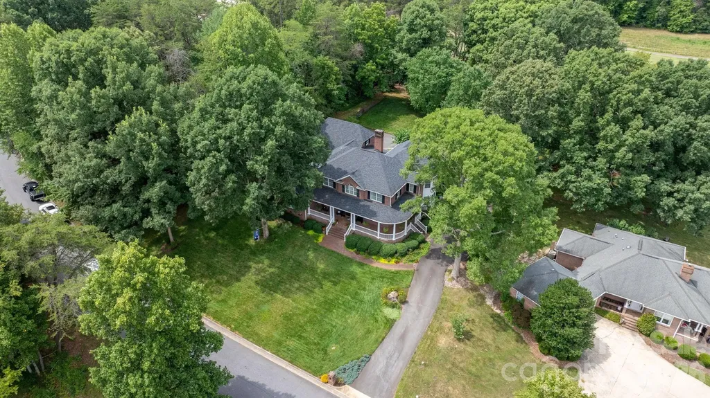 3740 Pinecrest Drive NE Hickory NC 28601