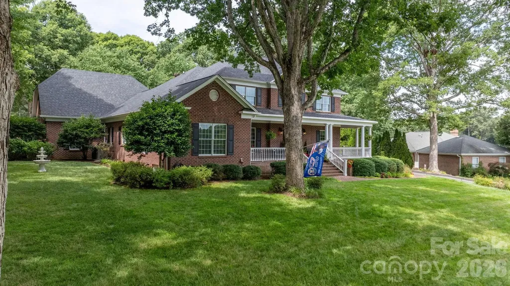 3740 Pinecrest Drive NE Hickory NC 28601