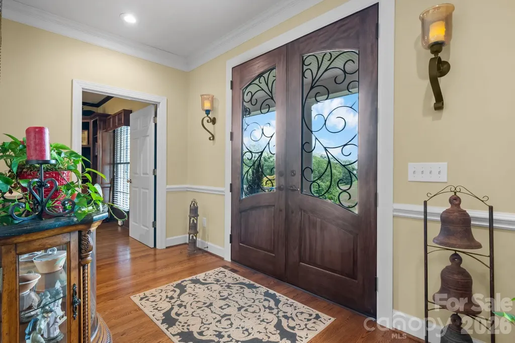 3740 Pinecrest Drive NE Hickory NC 28601