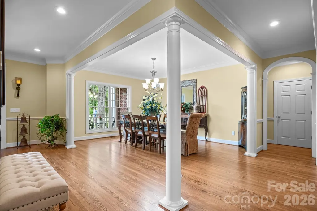 3740 Pinecrest Drive NE Hickory NC 28601