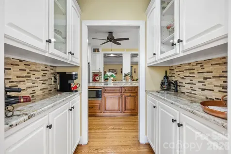 3740 Pinecrest Drive NE Hickory NC 28601