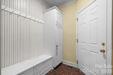 3740 Pinecrest Drive NE Hickory NC 28601