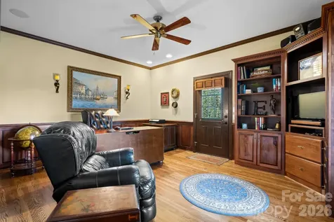 3740 Pinecrest Drive NE Hickory NC 28601