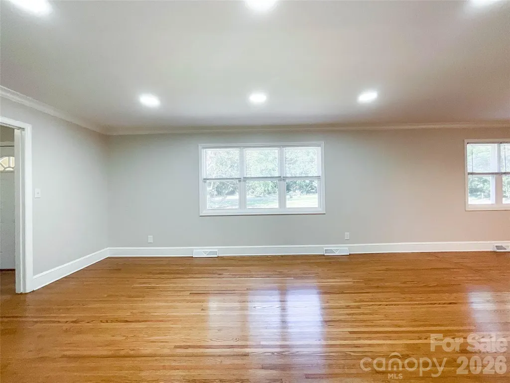 6728 Lakeside Drive Charlotte NC 28215