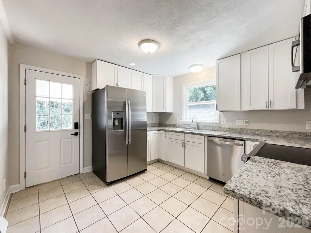 6728 Lakeside Drive Charlotte NC 28215