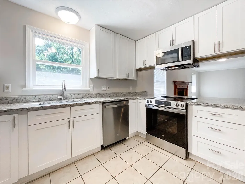 6728 Lakeside Drive Charlotte NC 28215