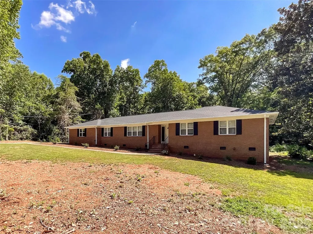 6728 Lakeside Drive Charlotte NC 28215