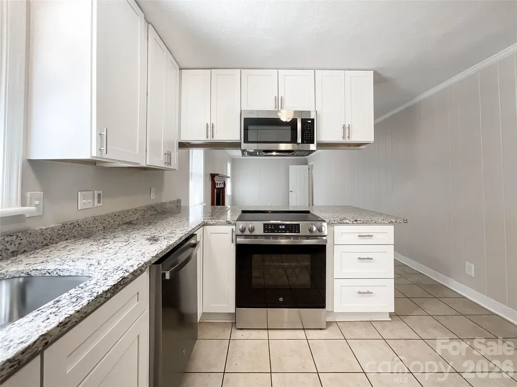 6728 Lakeside Drive Charlotte NC 28215