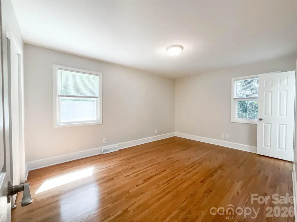 6728 Lakeside Drive Charlotte NC 28215