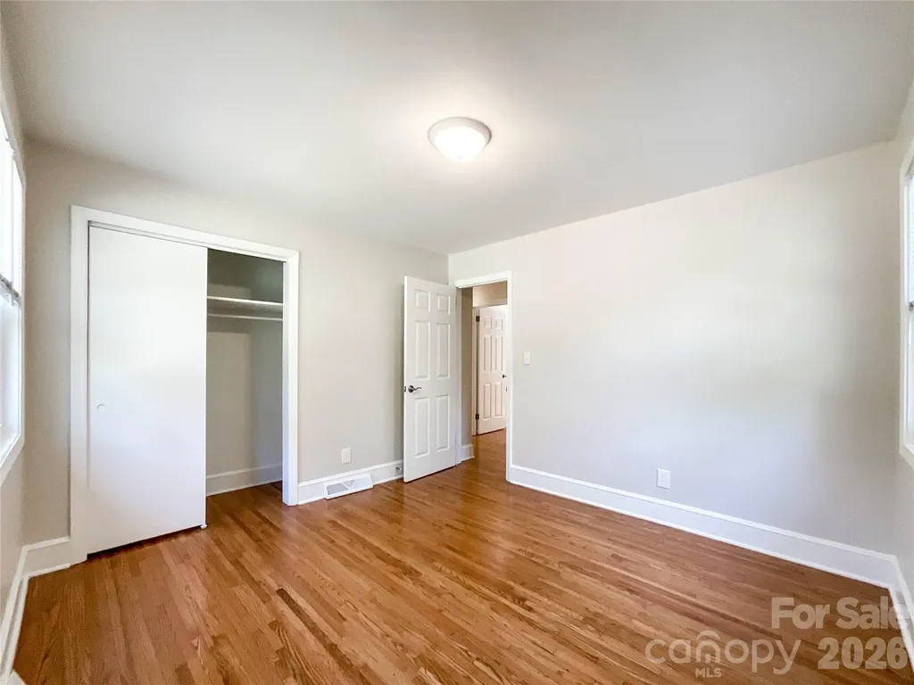 6728 Lakeside Drive Charlotte NC 28215