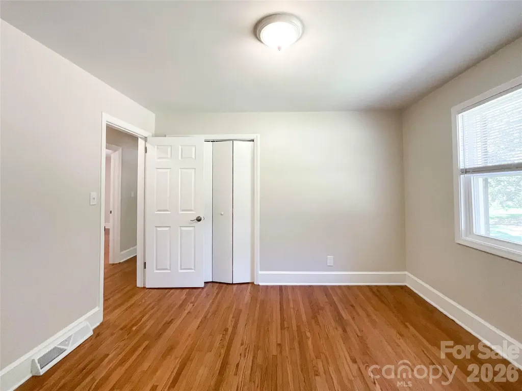 6728 Lakeside Drive Charlotte NC 28215
