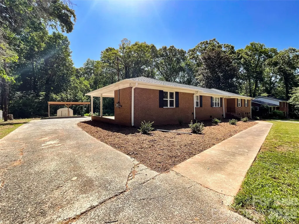 6728 Lakeside Drive Charlotte NC 28215