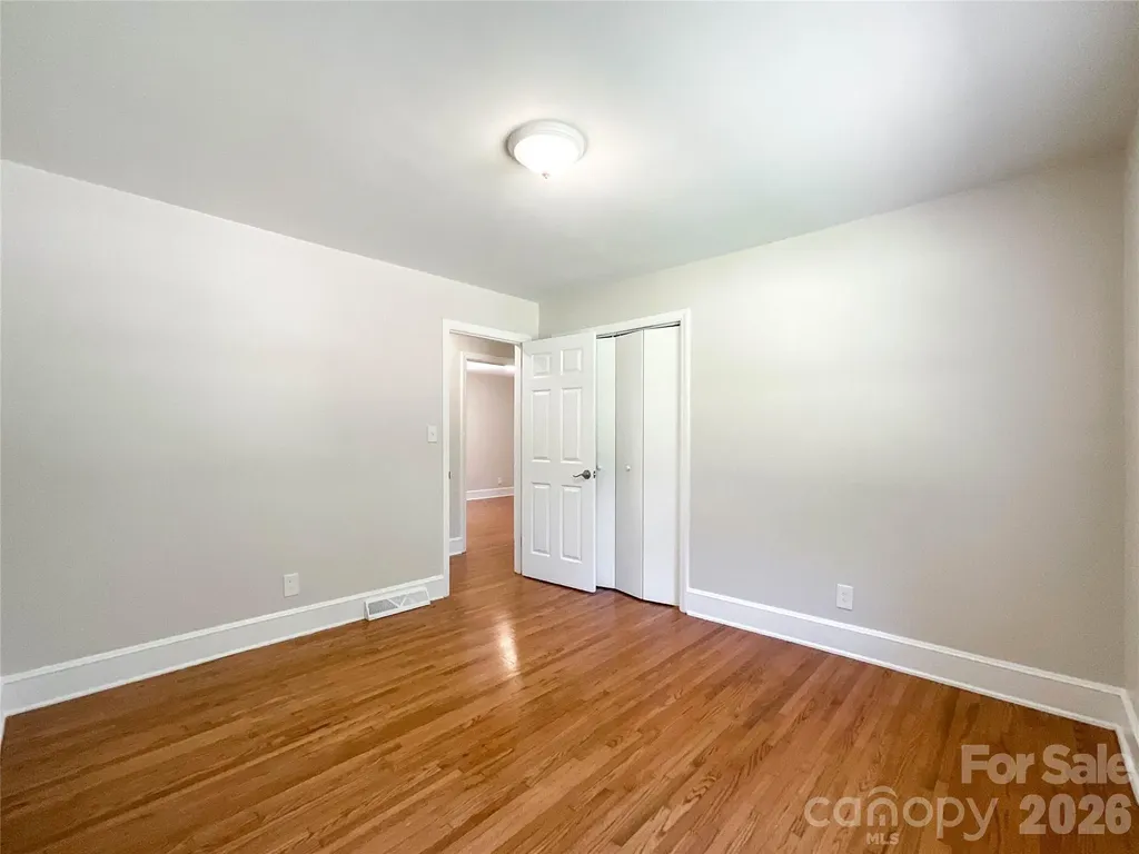 6728 Lakeside Drive Charlotte NC 28215