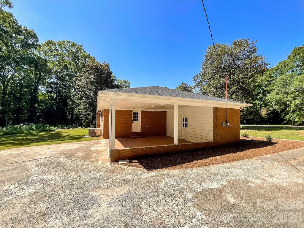 6728 Lakeside Drive Charlotte NC 28215