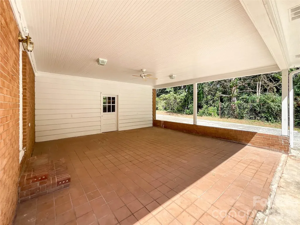 6728 Lakeside Drive Charlotte NC 28215