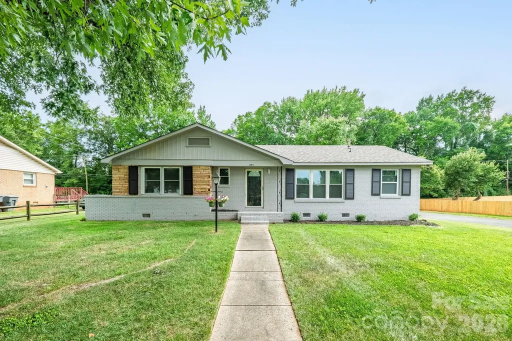 2917 Dalecrest Drive Charlotte NC 28269