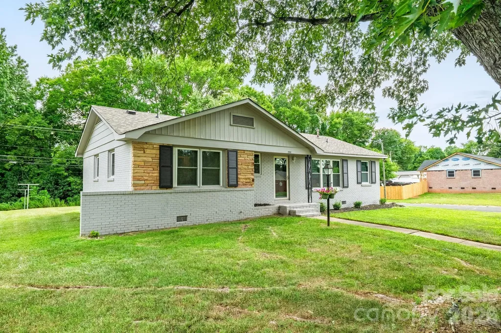 2917 Dalecrest Drive Charlotte NC 28269
