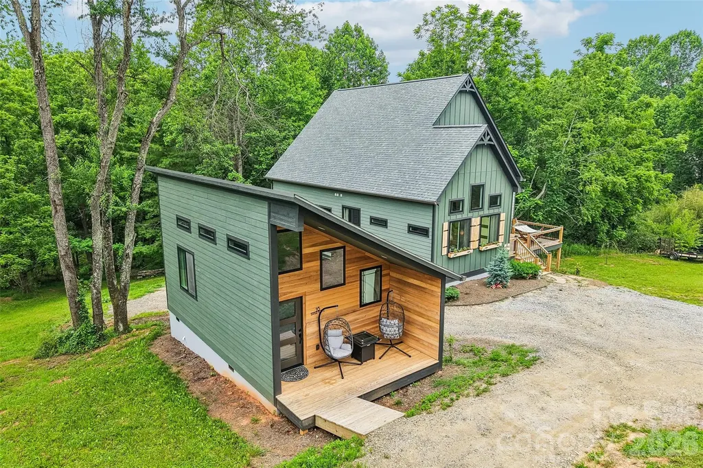 18 Baker Place Arden NC 28704