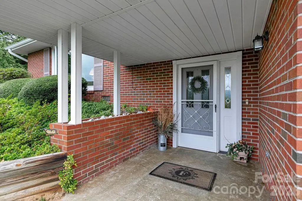 337 Delphia Drive Brevard NC 28712