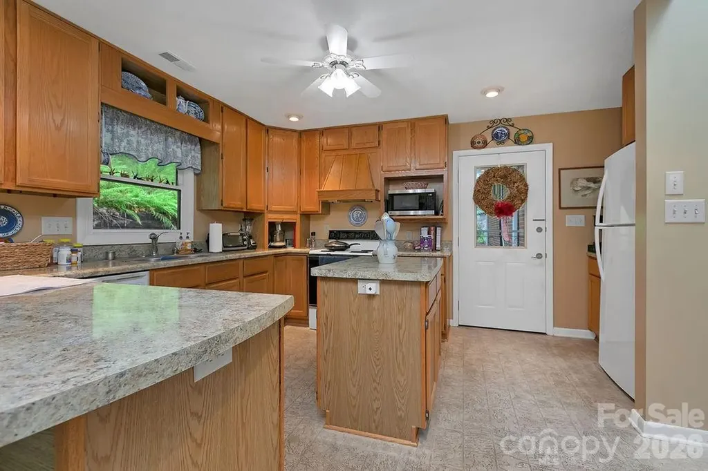 337 Delphia Drive Brevard NC 28712
