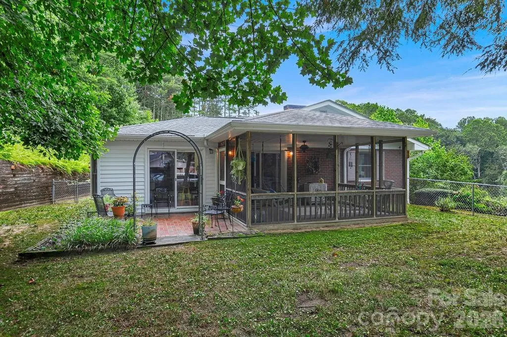 337 Delphia Drive Brevard NC 28712