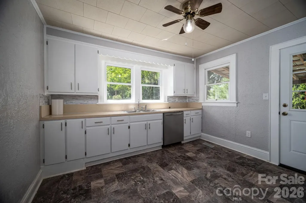 214 23rd Street NW Hickory NC 28601
