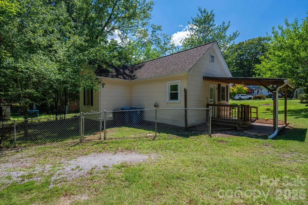 214 23rd Street NW Hickory NC 28601