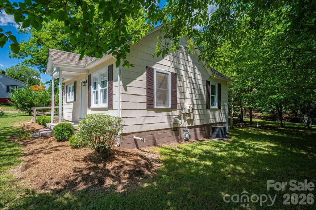 214 23rd Street NW Hickory NC 28601