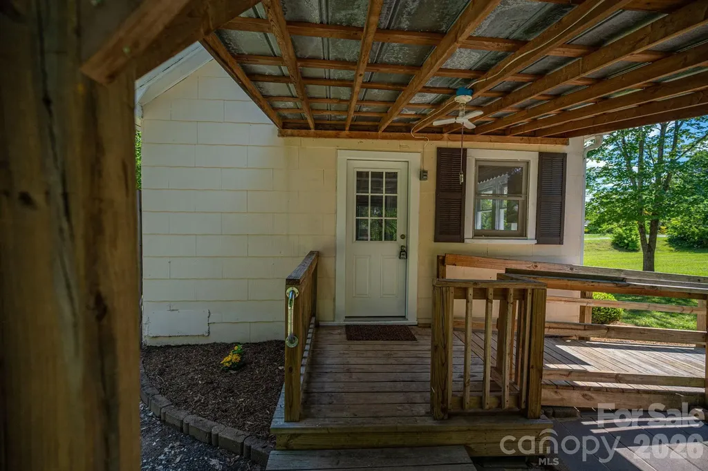 214 23rd Street NW Hickory NC 28601