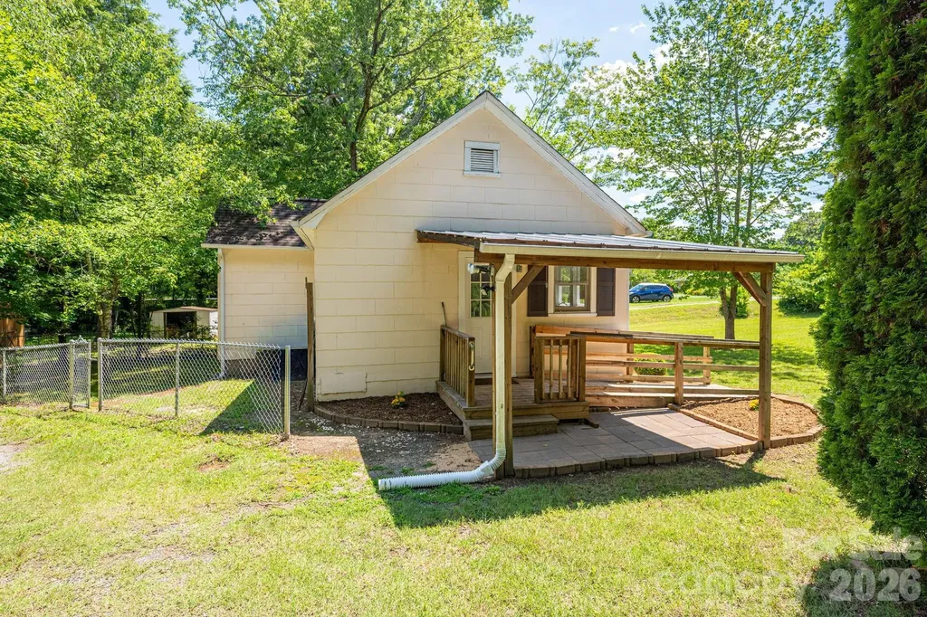 214 23rd Street NW Hickory NC 28601