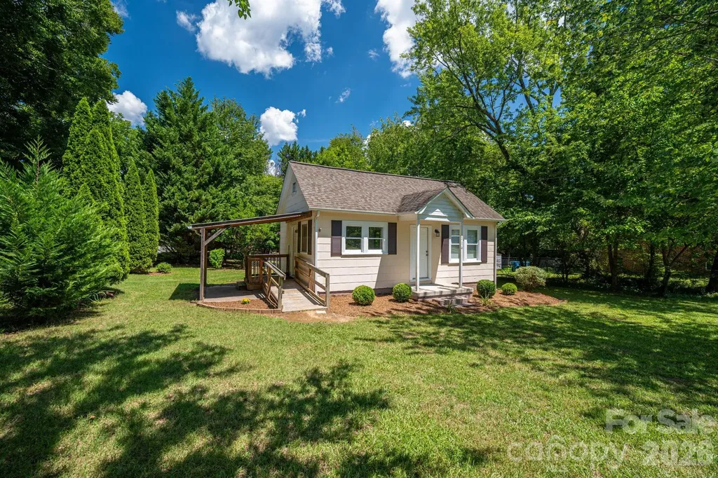 214 23rd Street NW Hickory NC 28601