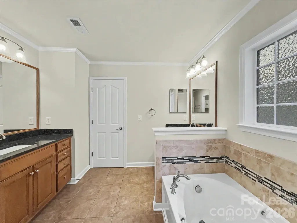 9403 Segundo Lane Charlotte NC 28278