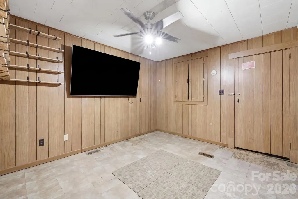 2026 12th Avenue NE Hickory NC 28601