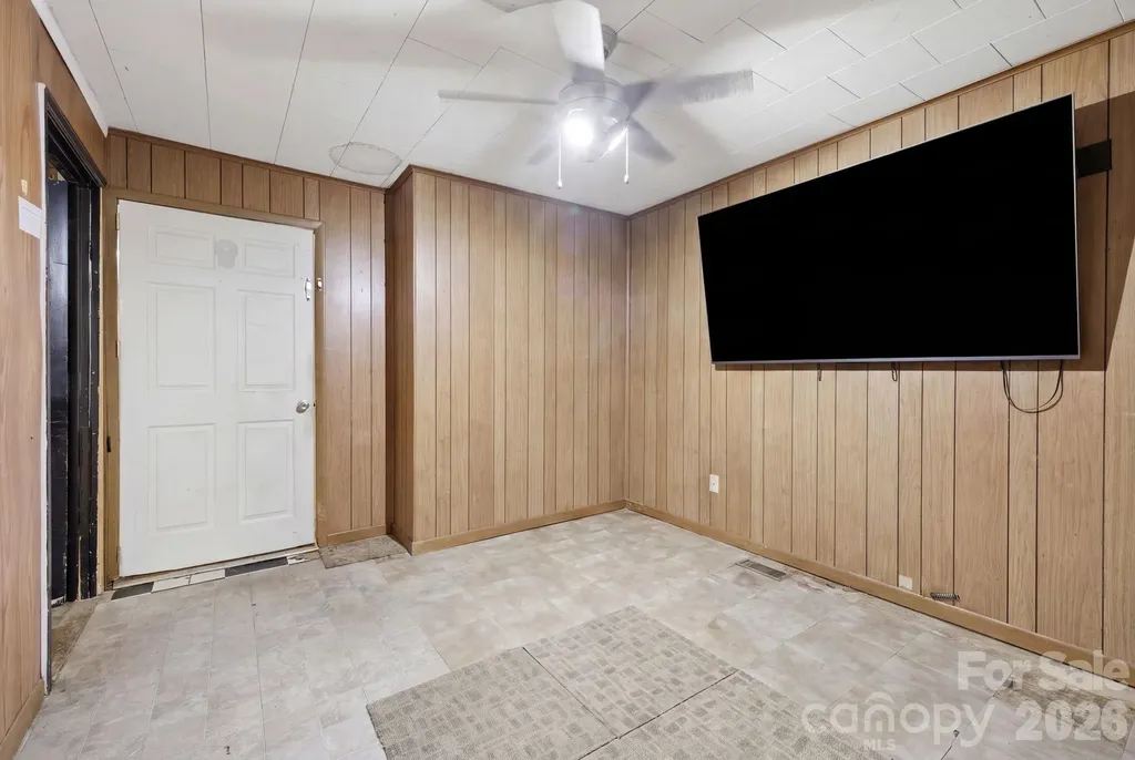 2026 12th Avenue NE Hickory NC 28601