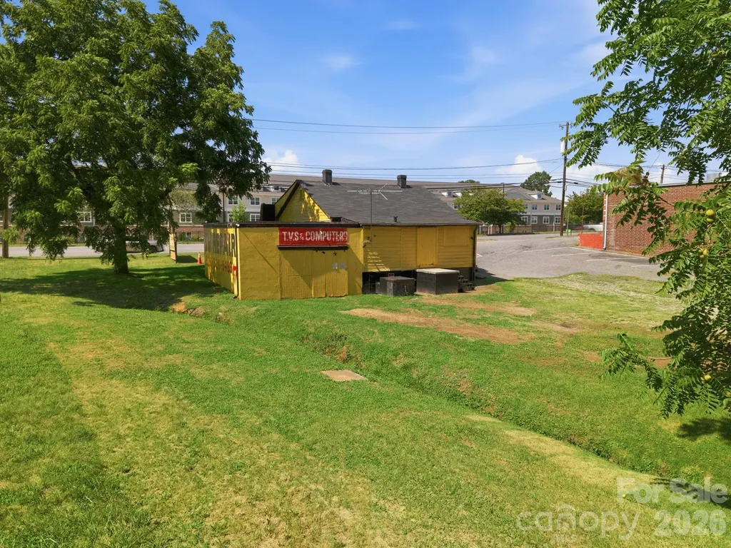 2026 12th Avenue NE Hickory NC 28601