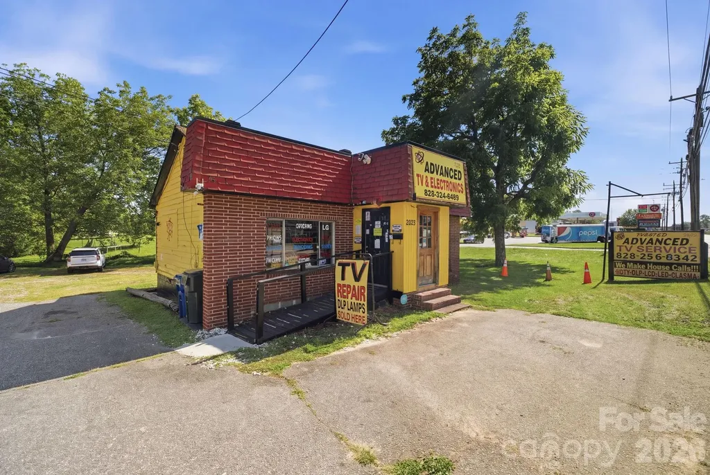 2026 12th Avenue NE Hickory NC 28601