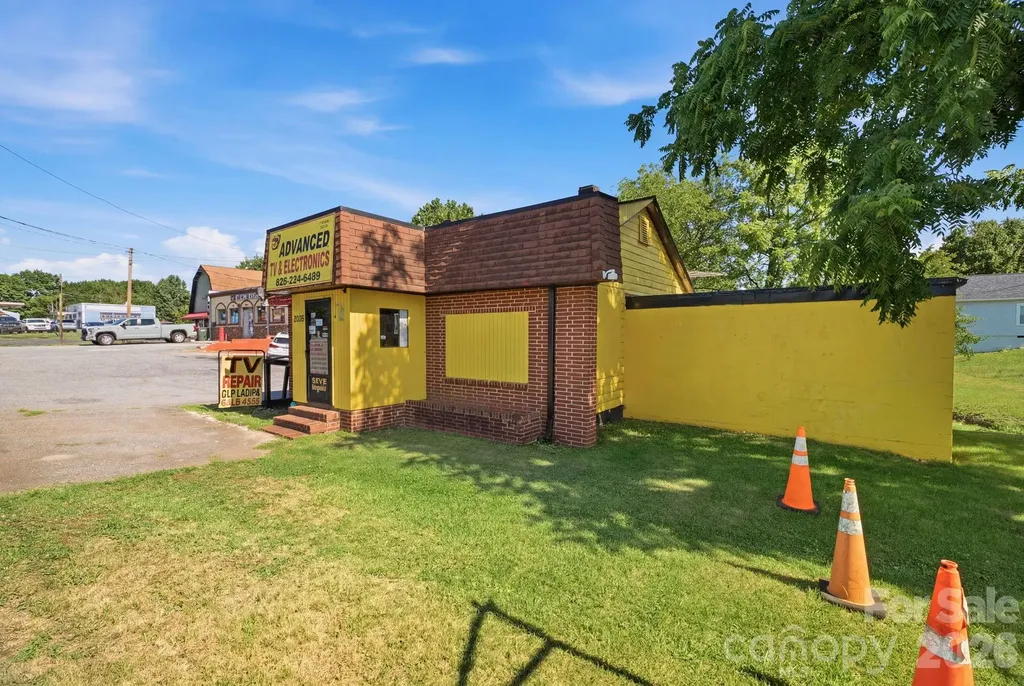 2026 12th Avenue NE Hickory NC 28601