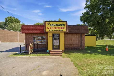 2026 12th Avenue NE Hickory NC 28601