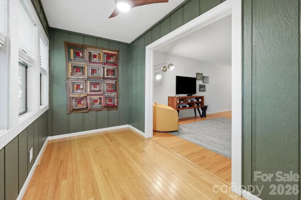 1503 Abbey Circle Asheville NC 28805